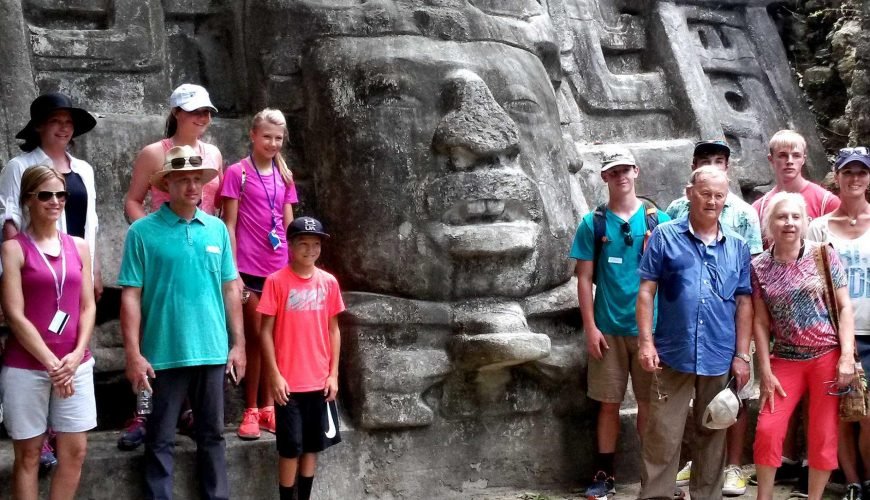 “Exploring the Crocodile City: A Journey to the Ancient Maya Ruins of Lamanai”